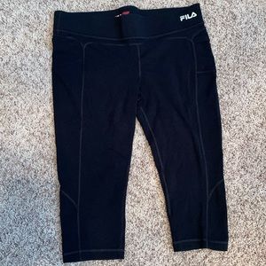 Fila Women’s Size Large Capri Black Leggings